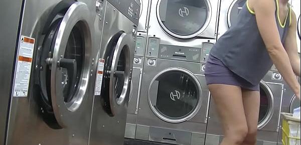 trendsHelena Price Public Laundry Upskirt Flashing Tease! Exhibitionist MILF Vs College Voyeur at the laundry! (Part1)
